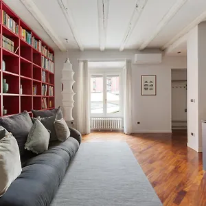 Apartment Brera In Porta Venezia, Milan