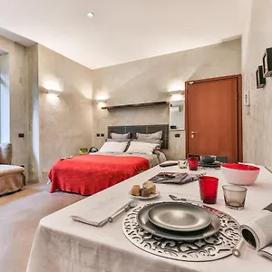 Apartment San Babila, Milan